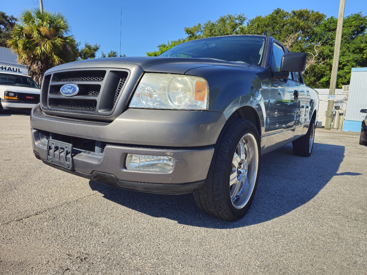 2005 Ford F-150 STX SuperCab 2WD