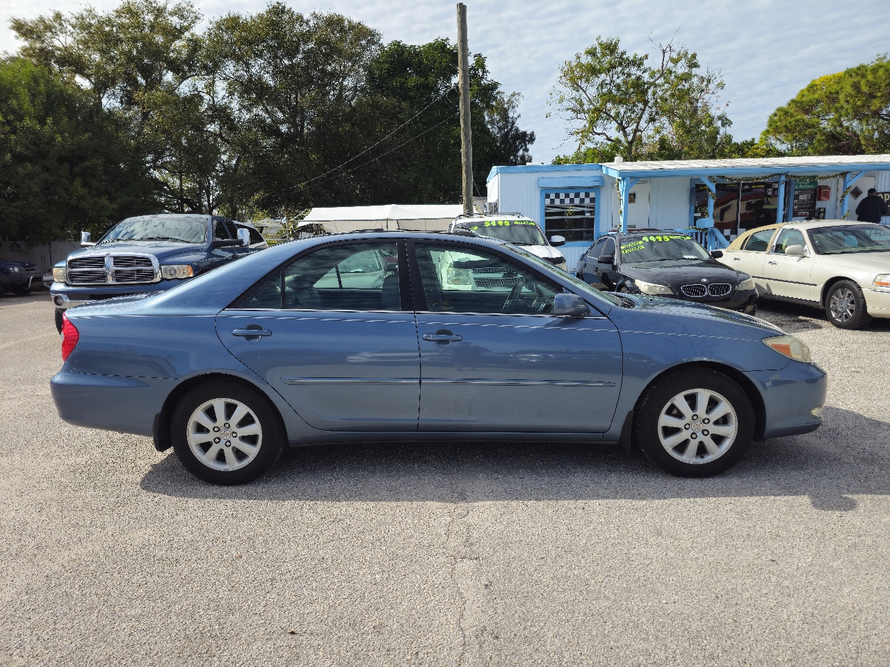 Toyota Camry XLE 4D Sedan 2003