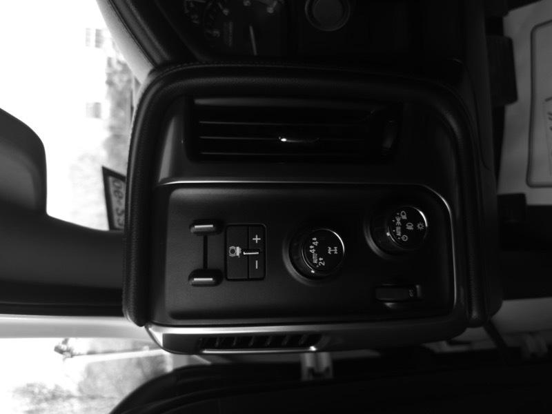 Chevrolet Silverado 1500 LTZ Crew Cab 4WD 2018