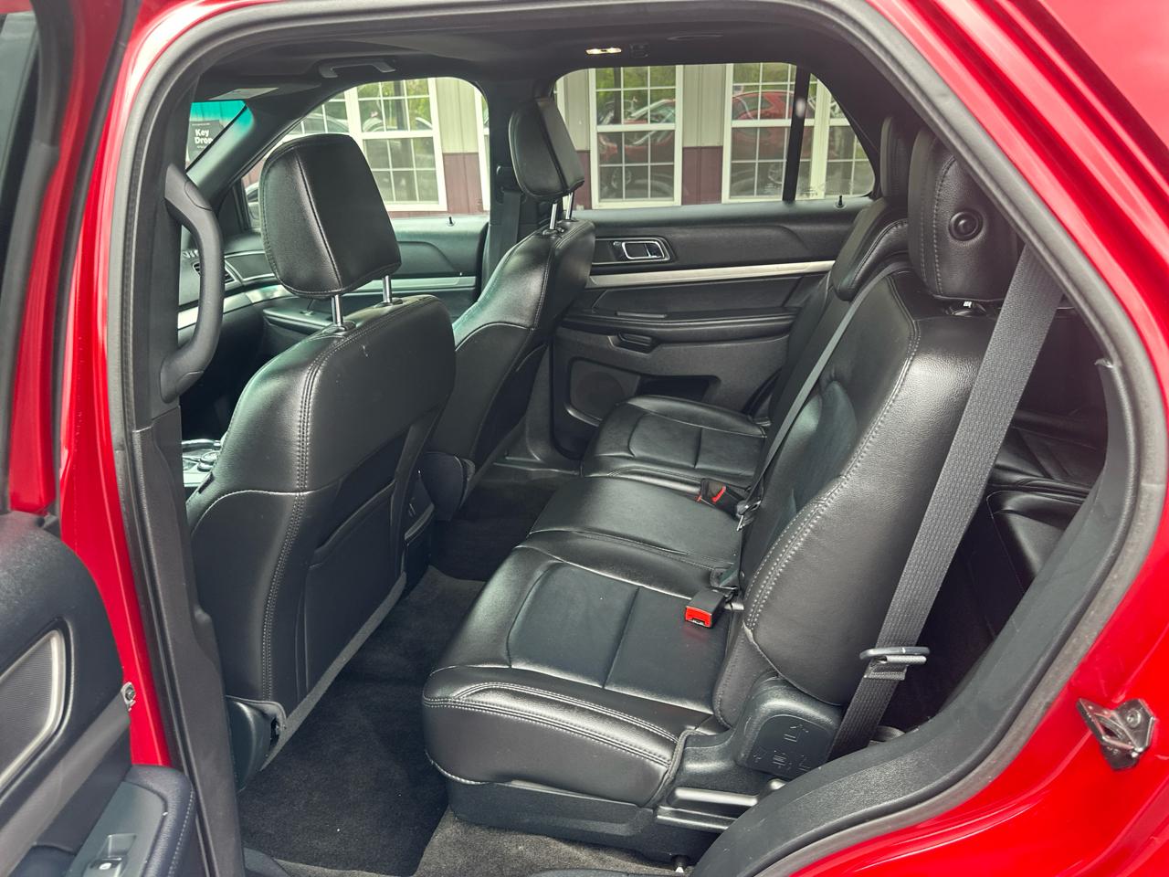 Ford Explorer 4dr 114" WB 4.0L XLT 4WD 2018