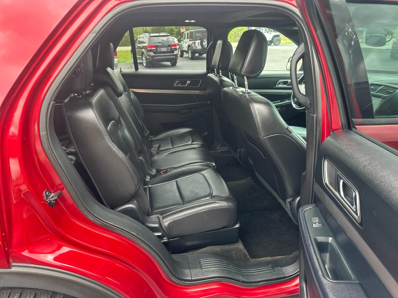 Ford Explorer 4dr 114" WB 4.0L XLT 4WD 2018