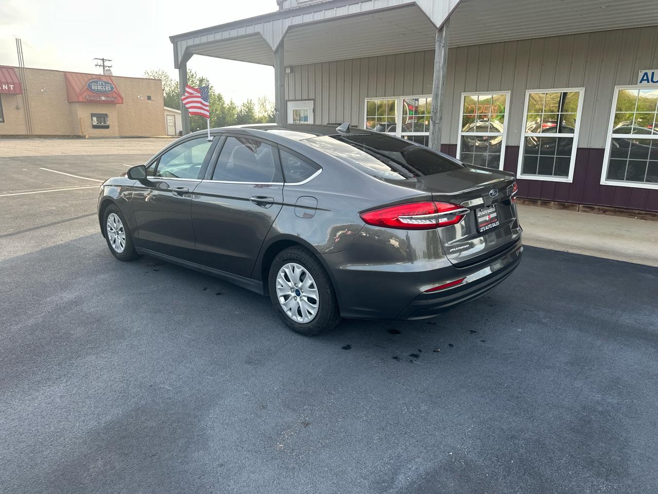 Ford Fusion S 2020
