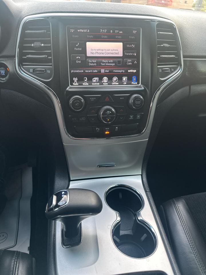 Jeep Grand Cherokee Laredo 4WD 2015