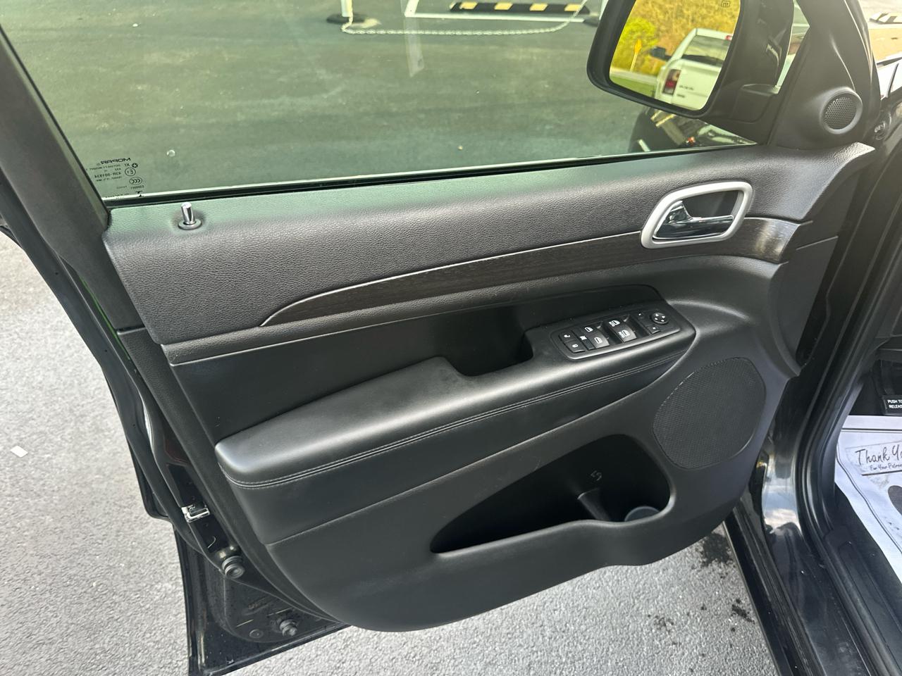 Jeep Grand Cherokee Laredo 4WD 2015