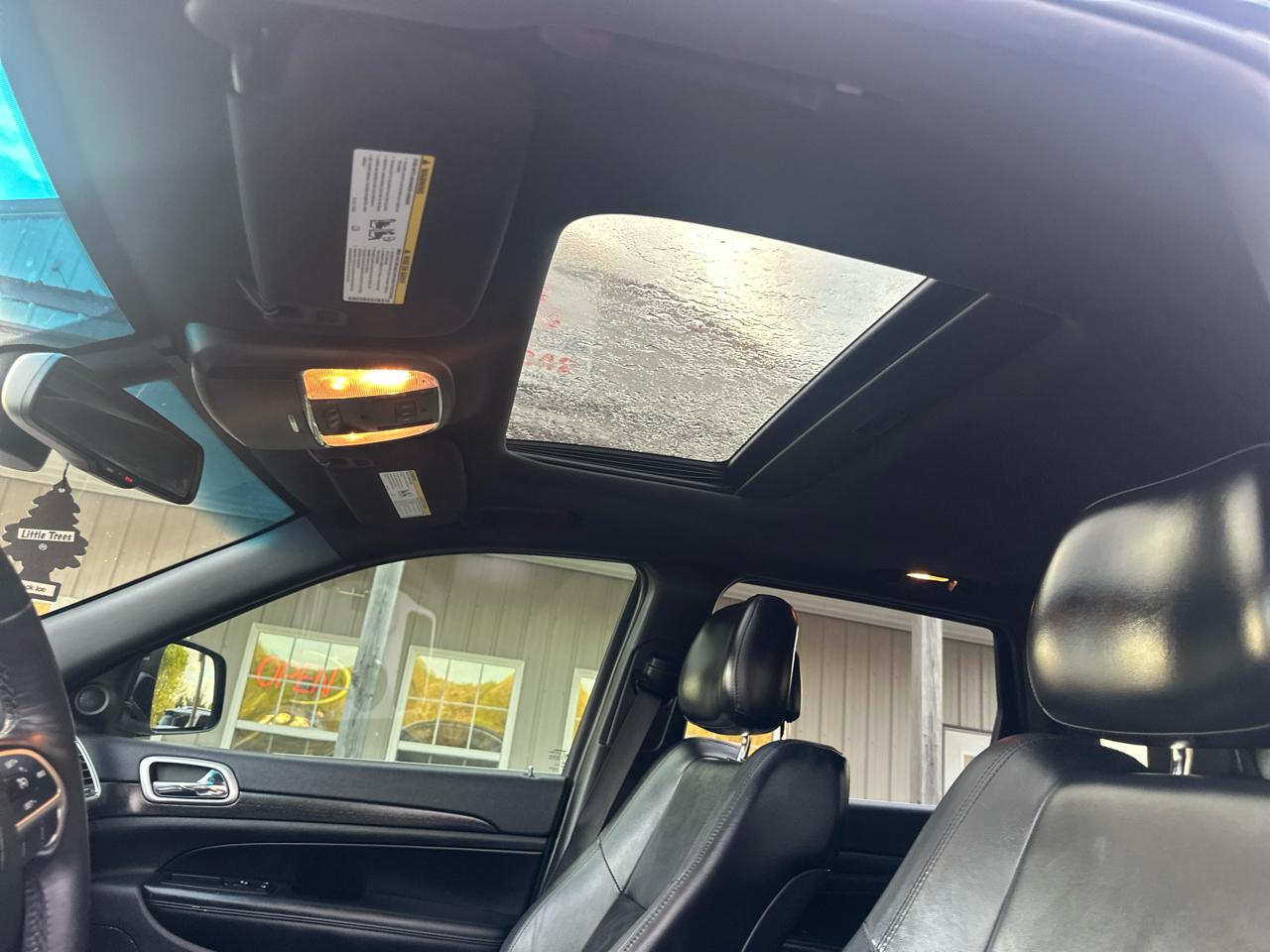 Jeep Grand Cherokee Laredo 4WD 2015