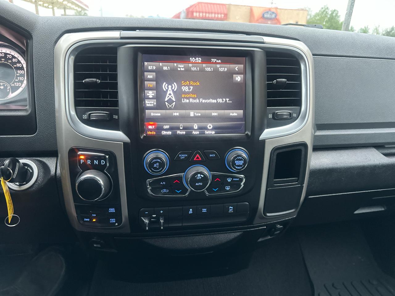 RAM 1500 Classic Tradesman Quad Cab 4WD 2019