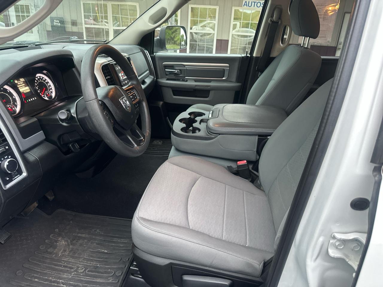 RAM 1500 Classic Tradesman Quad Cab 4WD 2019