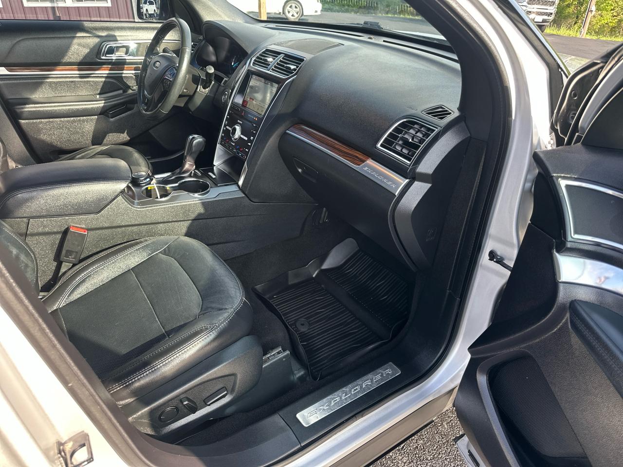 Ford Explorer Limited 4WD 2019