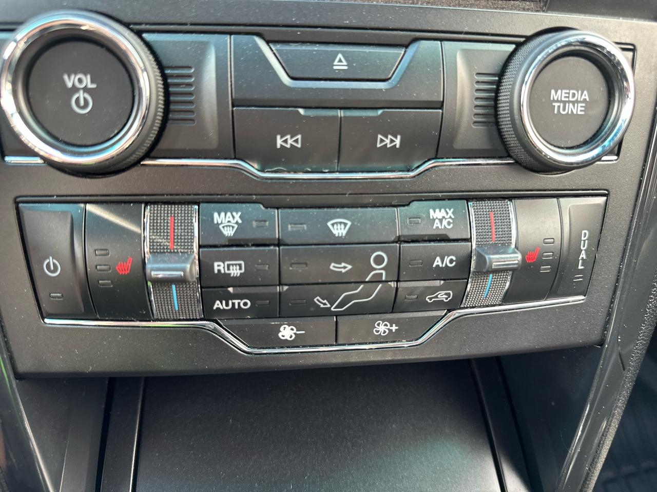 Ford Explorer 4dr 112" WB XLT AWD 2018