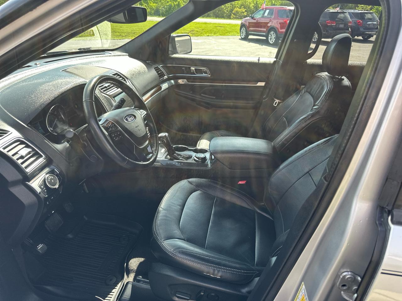 Ford Explorer Limited 4WD 2019