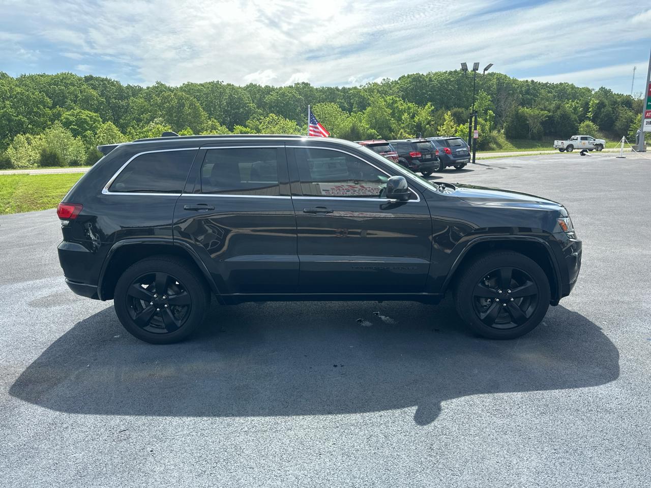 Jeep Grand Cherokee Laredo 4WD 2015