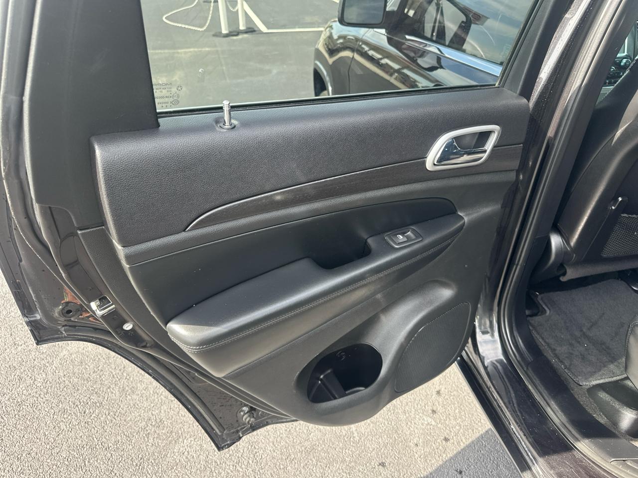 Jeep Grand Cherokee Laredo 4WD 2015