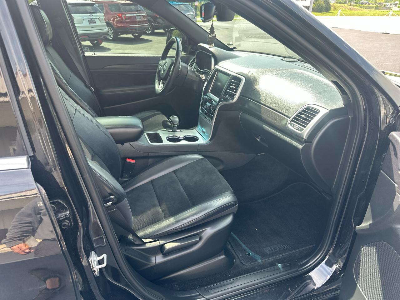 Jeep Grand Cherokee Laredo 4WD 2015