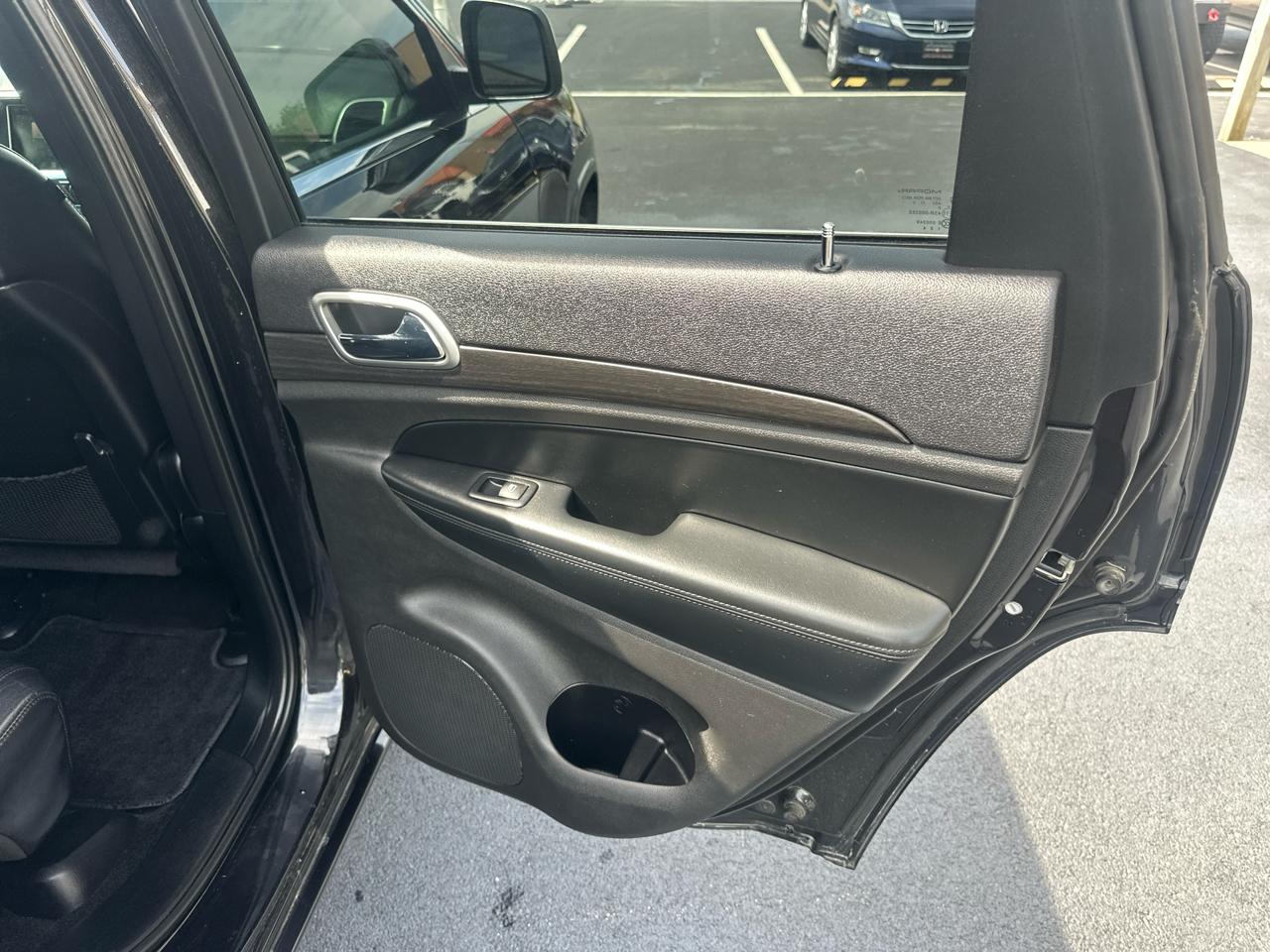 Jeep Grand Cherokee Laredo 4WD 2015