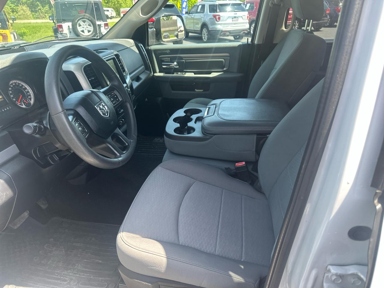 RAM 1500 Classic Tradesman Quad Cab 4WD 2019
