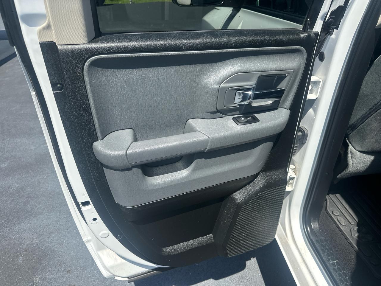 RAM 1500 Classic Tradesman Quad Cab 4WD 2019