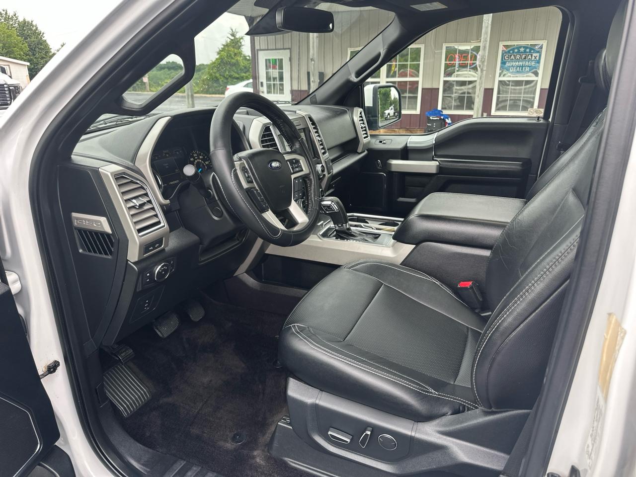 Ford F-150 4WD SuperCab 163" Lariat w/HD Payload Pkg 2016
