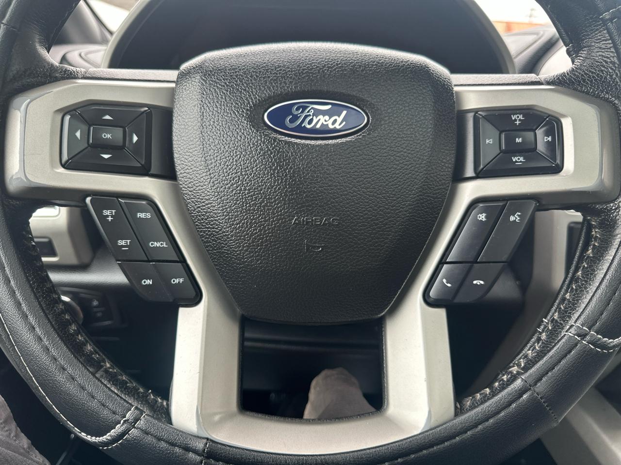 Ford F-150 4WD SuperCab 163" Lariat w/HD Payload Pkg 2016