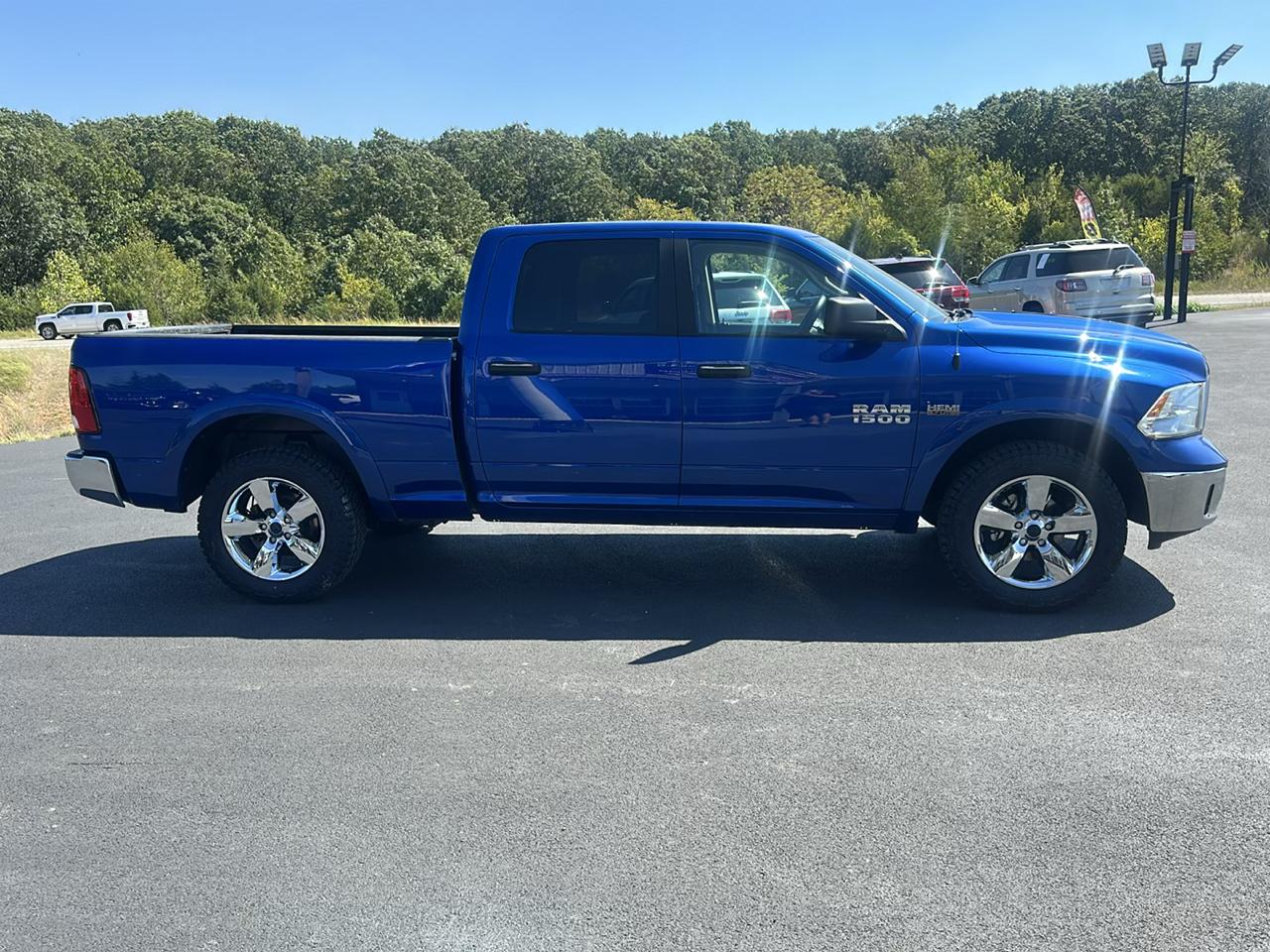 RAM 1500 4WD Crew Cab 140.5" Outdoorsman 2016