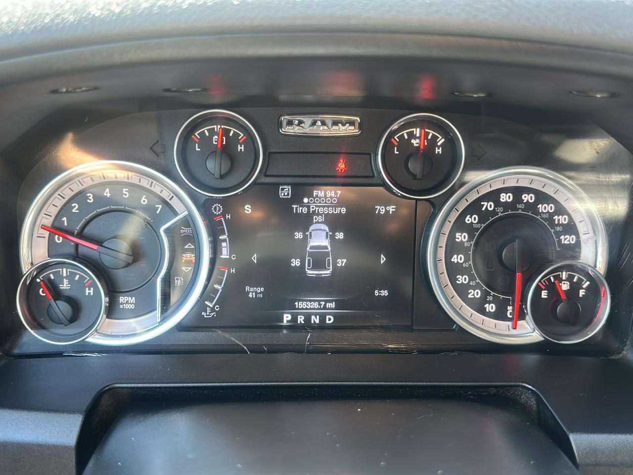 RAM 1500 4WD Crew Cab 140.5" Outdoorsman 2016