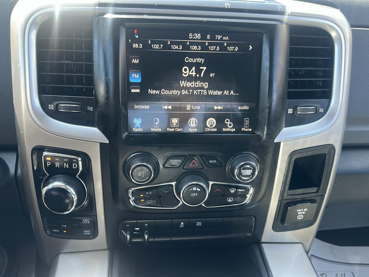 RAM 1500 4WD Crew Cab 140.5" Outdoorsman 2016
