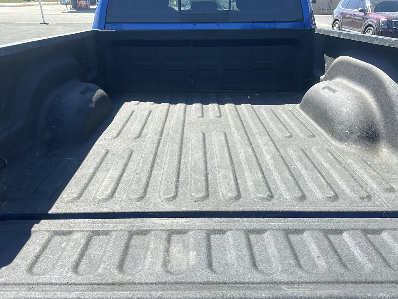 RAM 1500 4WD Crew Cab 140.5" Outdoorsman 2016