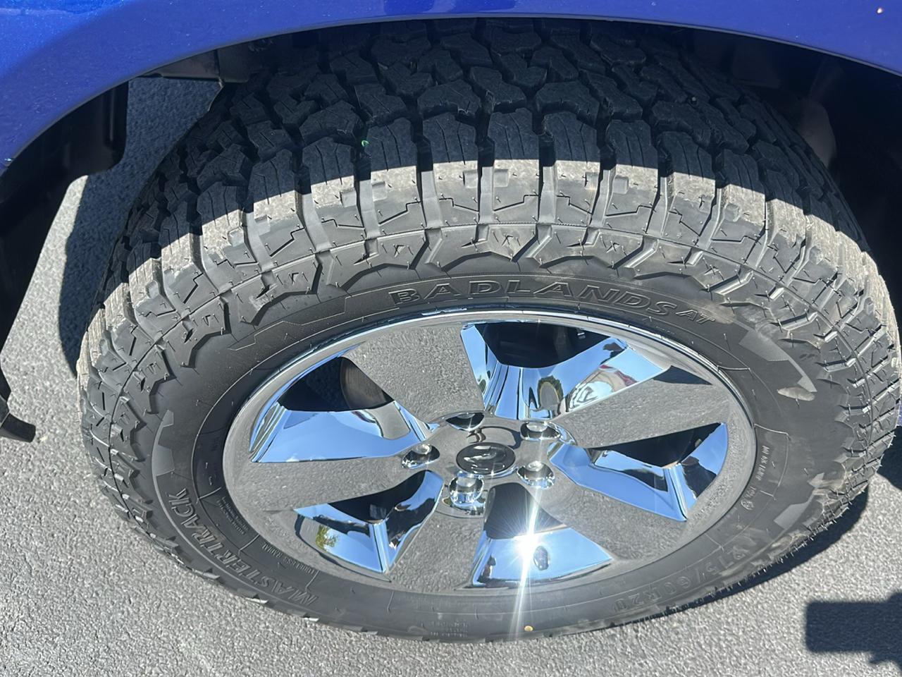 RAM 1500 4WD Crew Cab 140.5" Outdoorsman 2016