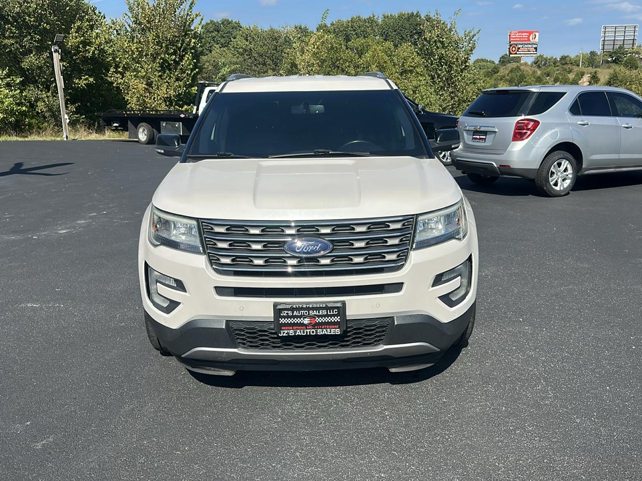 Ford Explorer XLT 4D SUV FWD 2017