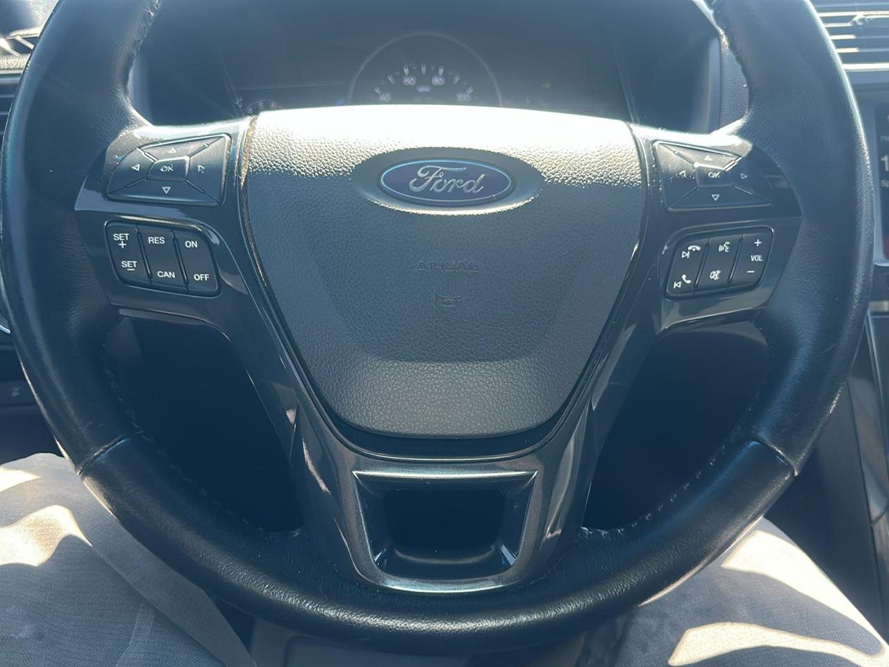 Ford Explorer XLT 4D SUV FWD 2017