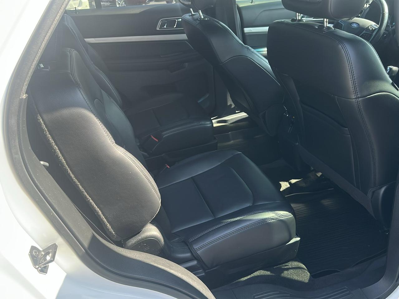 Ford Explorer XLT 4D SUV FWD 2017