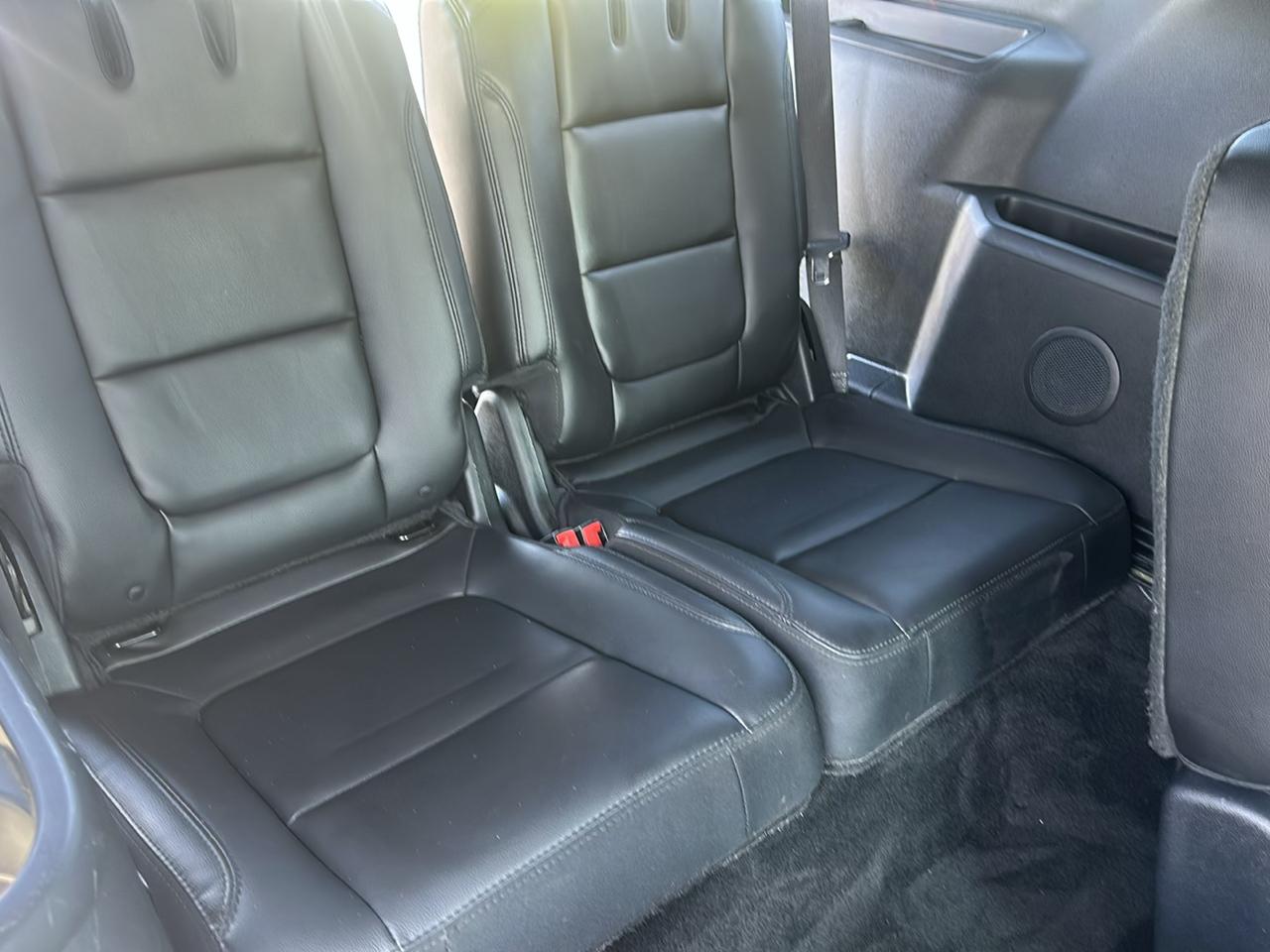 Ford Explorer XLT 4D SUV FWD 2017