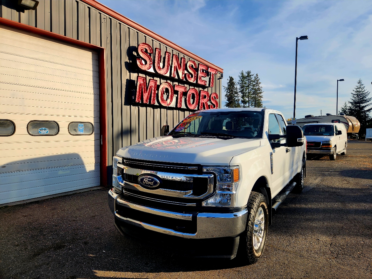 Ford Super Duty F-250 SRW XLT 4WD SuperCab 8' Box 2022 Ford Super Duty F-250 SRW XLT 4WD SuperCab 8' Box 2022