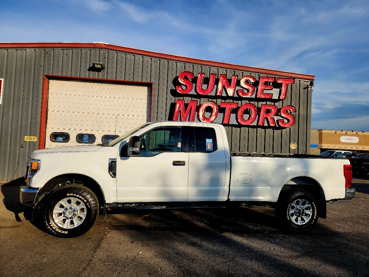 Ford Super Duty F-250 SRW XLT 4WD SuperCab 8' Box 2022 Ford Super Duty F-250 SRW XLT 4WD SuperCab 8' Box 2022