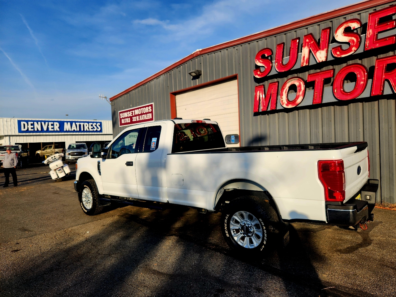 Ford Super Duty F-250 SRW XLT 4WD SuperCab 8' Box 2022 Ford Super Duty F-250 SRW XLT 4WD SuperCab 8' Box 2022