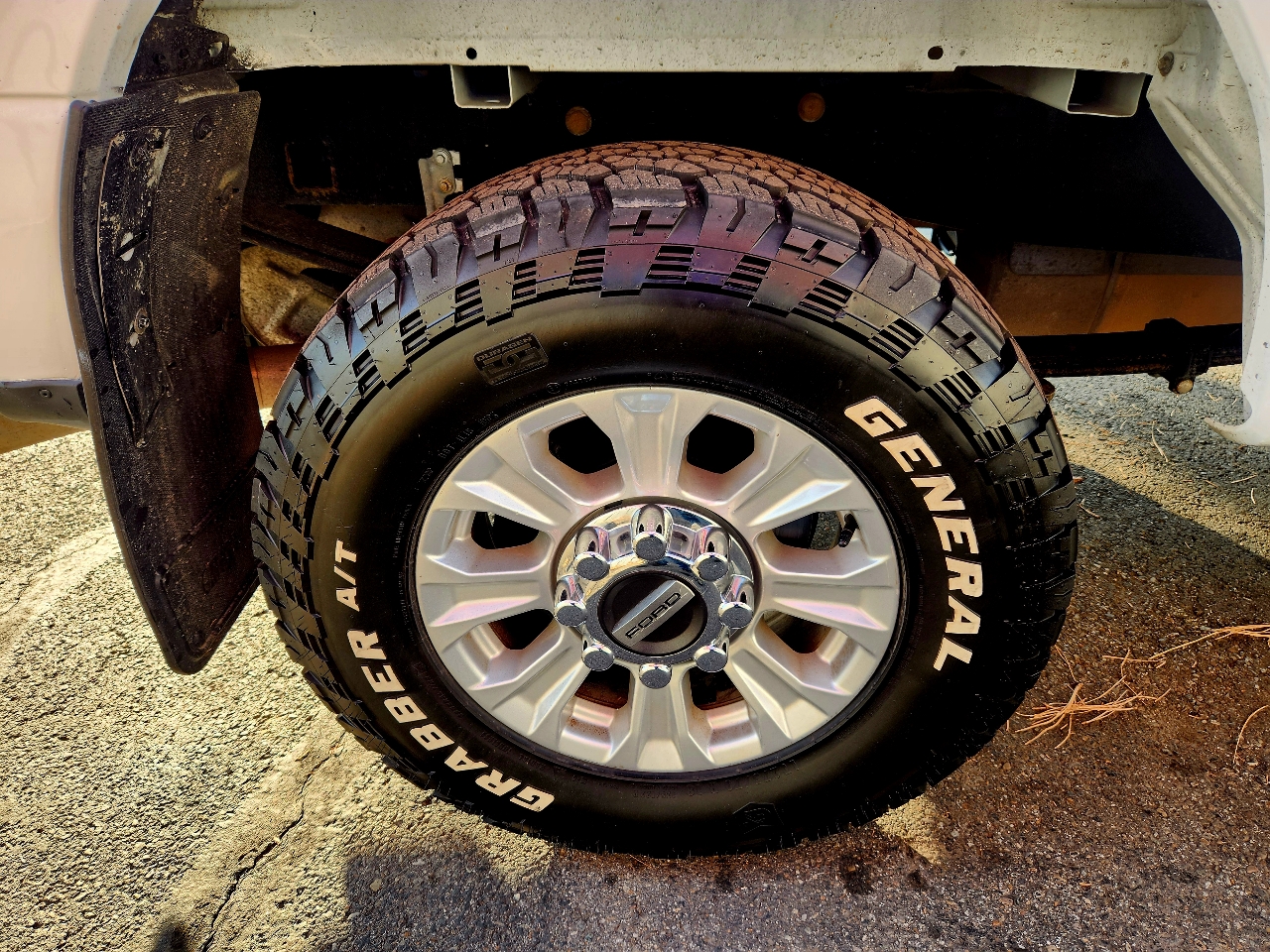 Ford Super Duty F-250 SRW XLT 4WD SuperCab 8' Box 2022 Ford Super Duty F-250 SRW XLT 4WD SuperCab 8' Box 2022