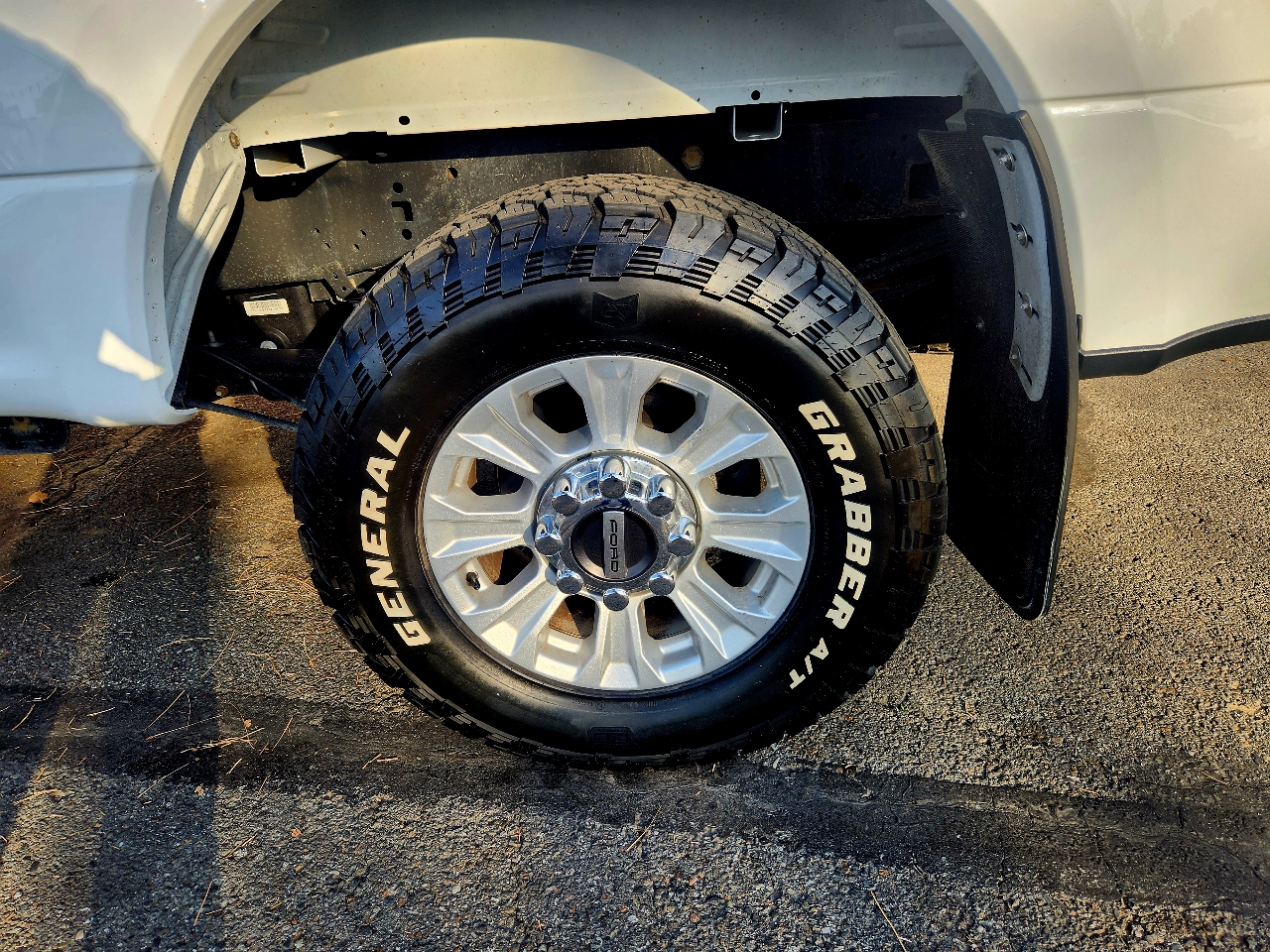 Ford Super Duty F-250 SRW XLT 4WD SuperCab 8' Box 2022 Ford Super Duty F-250 SRW XLT 4WD SuperCab 8' Box 2022