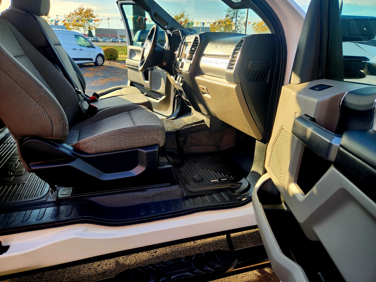 Ford Super Duty F-250 SRW XLT 4WD SuperCab 8' Box 2022 Ford Super Duty F-250 SRW XLT 4WD SuperCab 8' Box 2022