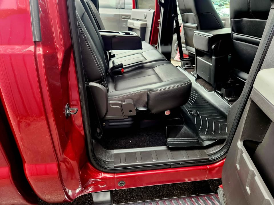 Ford Super Duty F-350 SRW Crew Cab 156" Lariat 2014 Ford Super Duty F-350 SRW Crew Cab 156" Lariat 2014