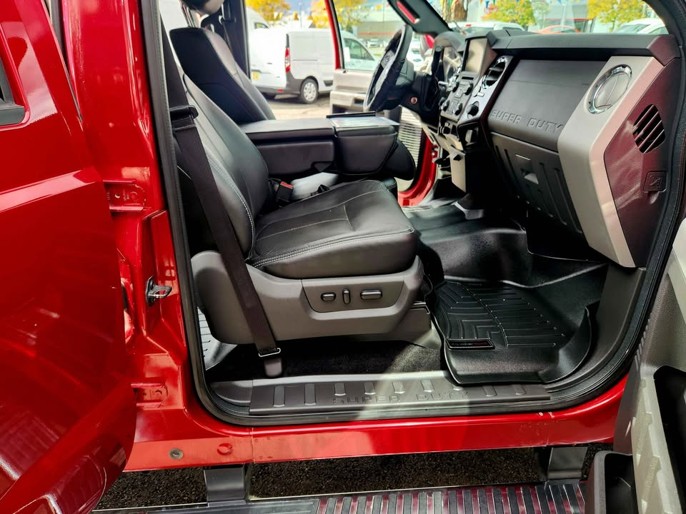 Ford Super Duty F-350 SRW Crew Cab 156" Lariat 2014 Ford Super Duty F-350 SRW Crew Cab 156" Lariat 2014