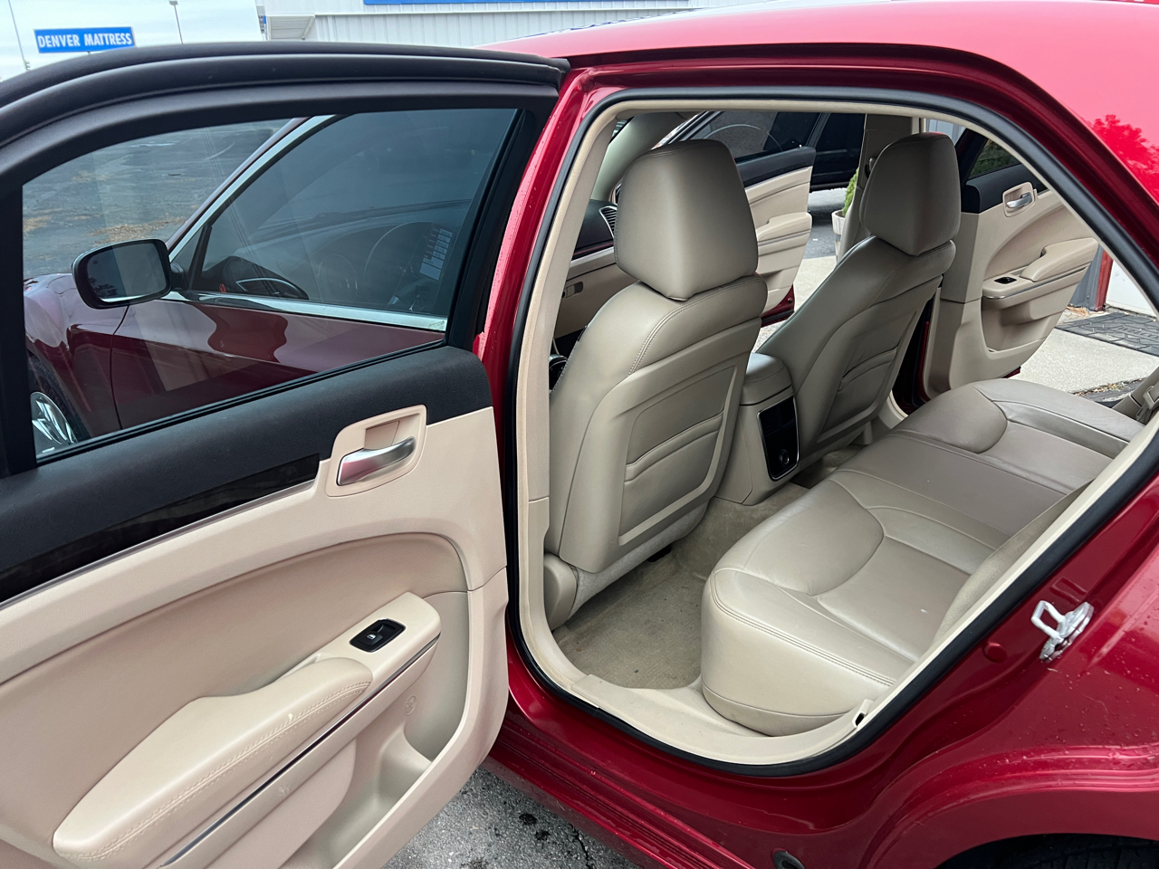 Chrysler 300 4dr Sdn V6 Limited RWD 2012 Chrysler 300 4dr Sdn V6 Limited RWD 2012