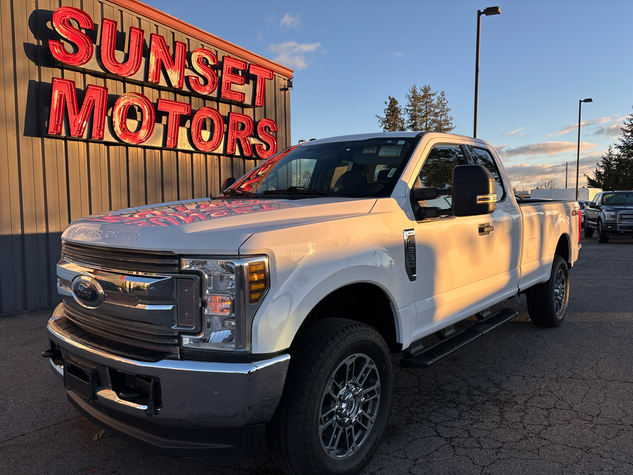2019 Ford Super Duty F-350 SRW XLT 4WD SuperCab 8' Box