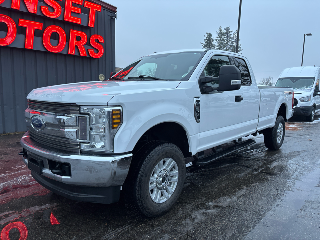 2019 Ford Super Duty F-350 SRW XLT 4WD SuperCab 8' Box