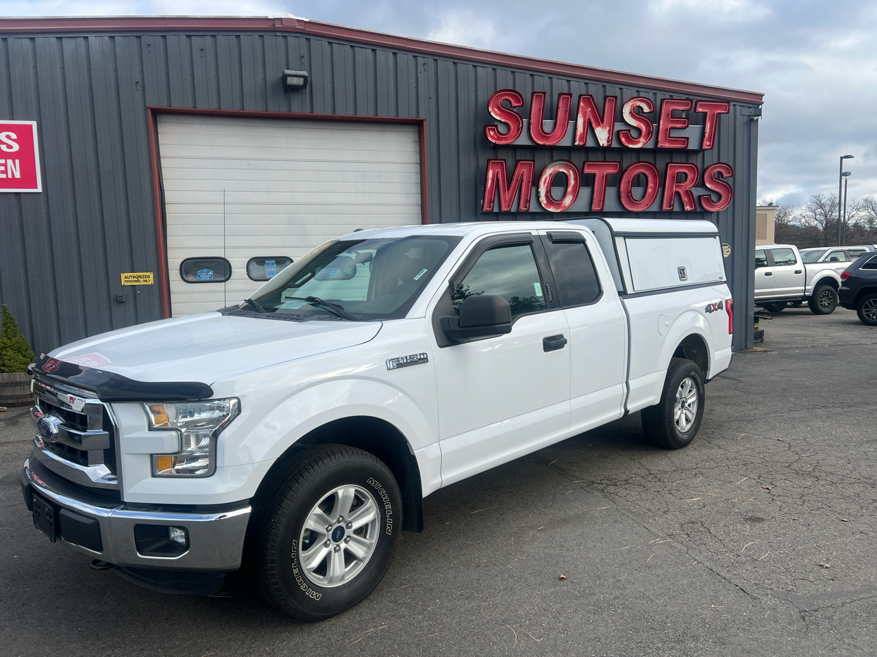 2015 Ford F-150 4WD SuperCab 145" XLT