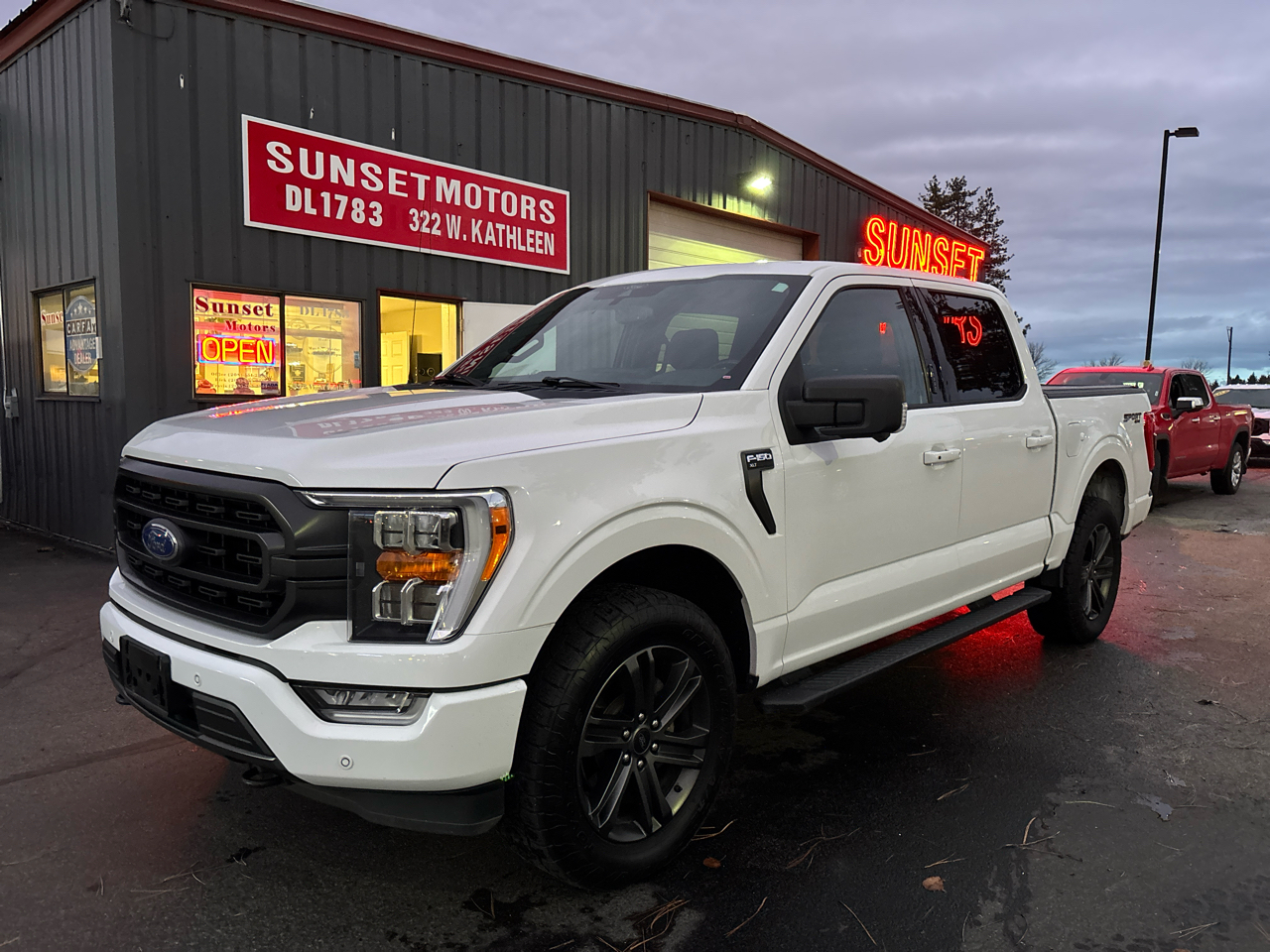 2021 Ford F-150 4WD SuperCrew 145" XLT