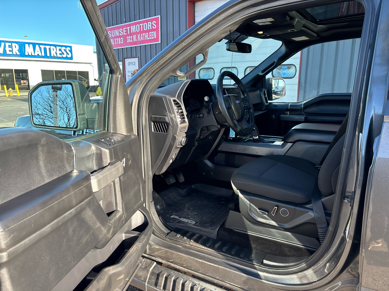 Ford F-150 4WD SuperCrew 157" XLT 2018