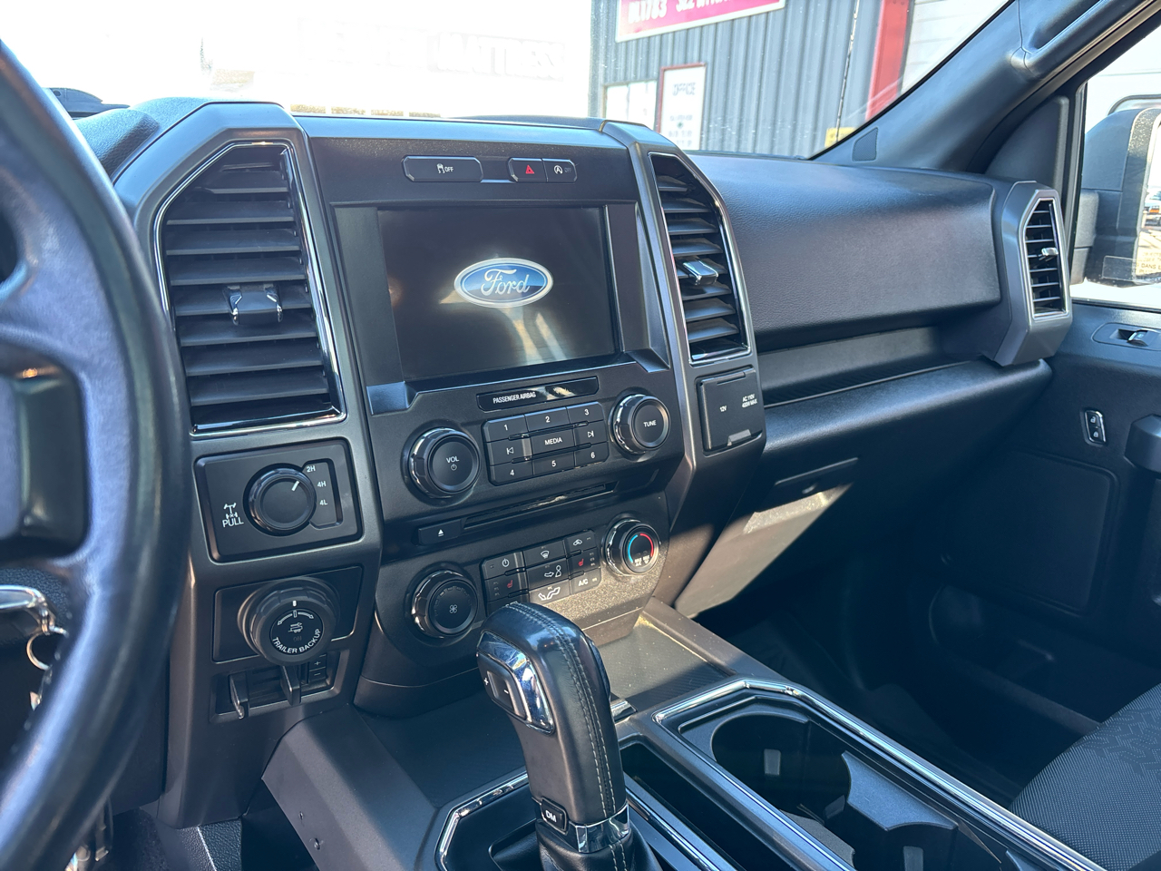 Ford F-150 4WD SuperCrew 157" XLT 2018