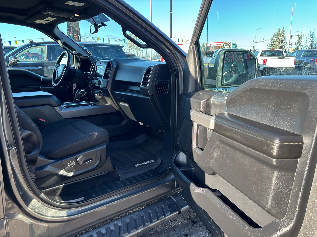 Ford F-150 4WD SuperCrew 157" XLT 2018