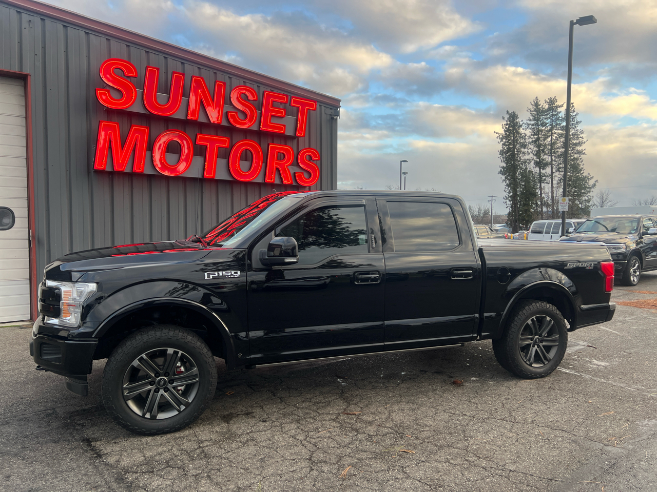 2020 Ford F-150 4WD SuperCrew 145" Lariat