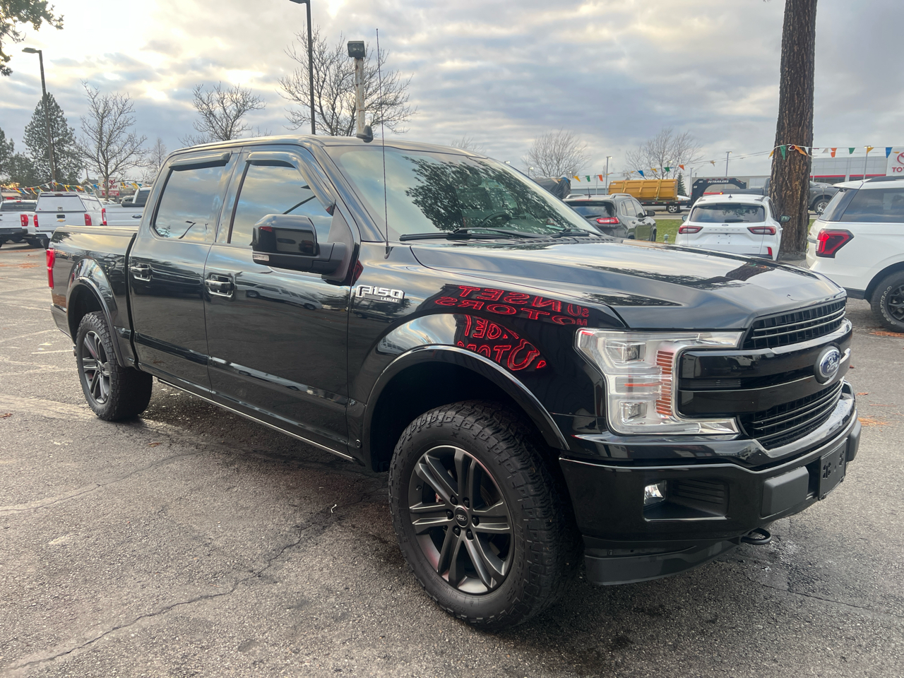 Ford F-150 4WD SuperCrew 145" Lariat 2020