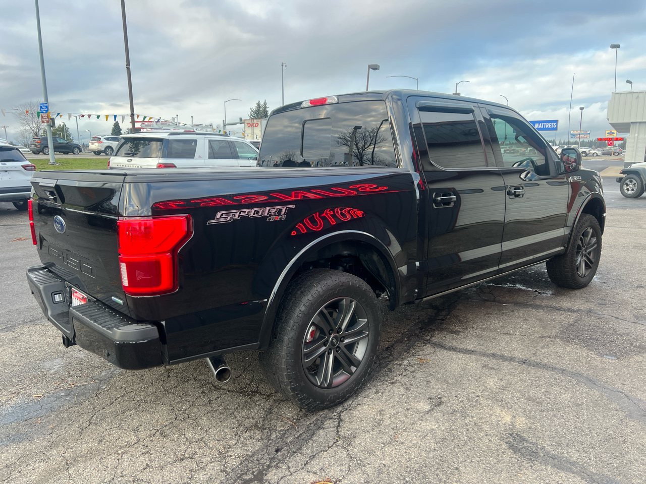 Ford F-150 4WD SuperCrew 145" Lariat 2020